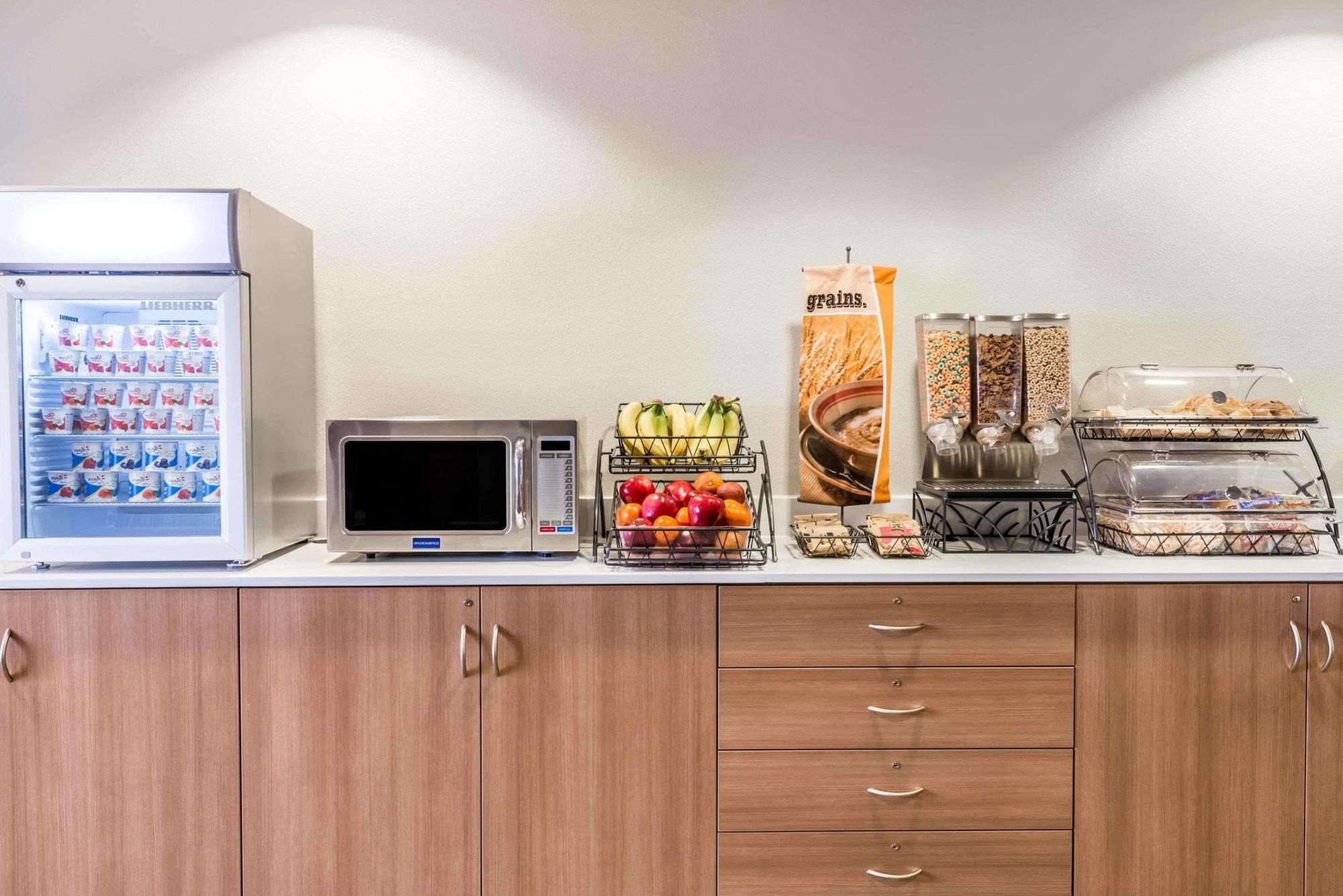 Microtel & By Wyndham Hotel 3*